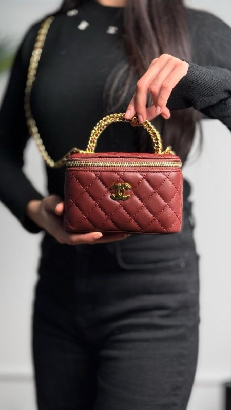 شنتة - Chanel makeup / شامل علبة الشركة