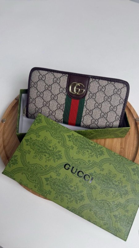 جزدان - Gucci / شامل علبة الشركة