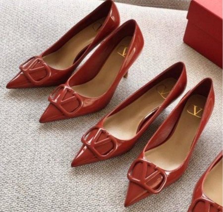 كعب Valentino عالي