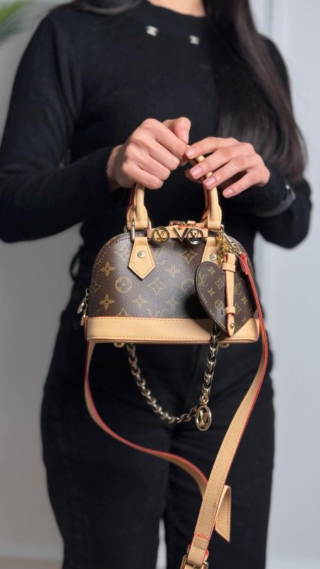 شنتة - Louis Vuitton هرمي / شامل علبة الشركة