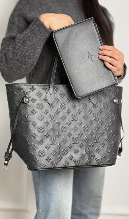 شنتة - Louis Vuitton قطعتين / شامل علبة الشركة