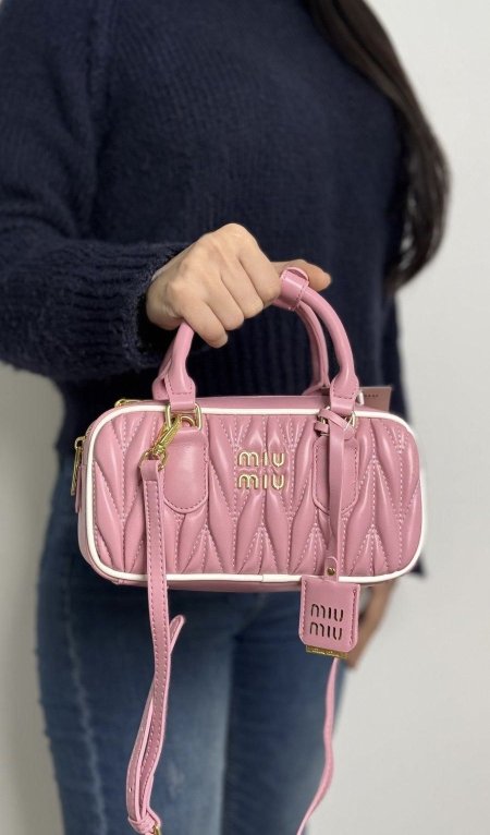 شنتة - miu miu / شامل علبة الشركة