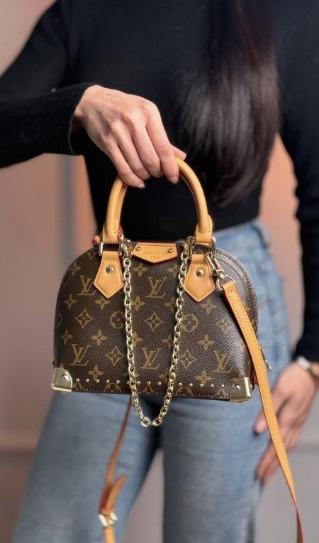 شنتة - Louis Vuitton هرمي - Double box / شامل علبة الشركة