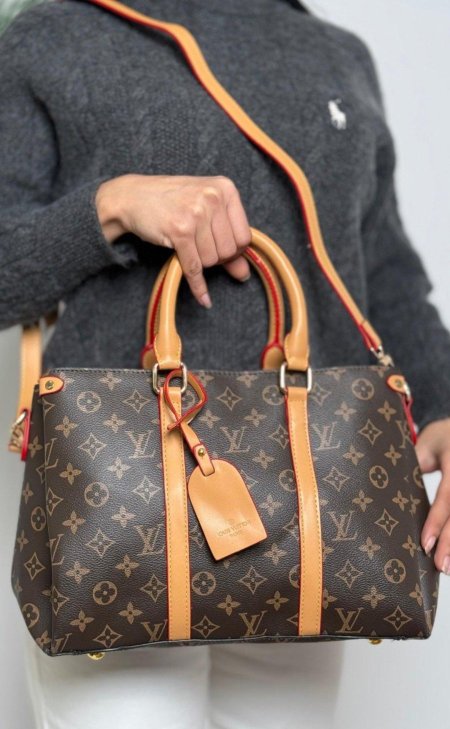 شنتة - Louis Vuitton / مع سحابين للخصوصية
