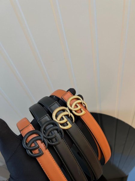 لوغو / جلد تمساح