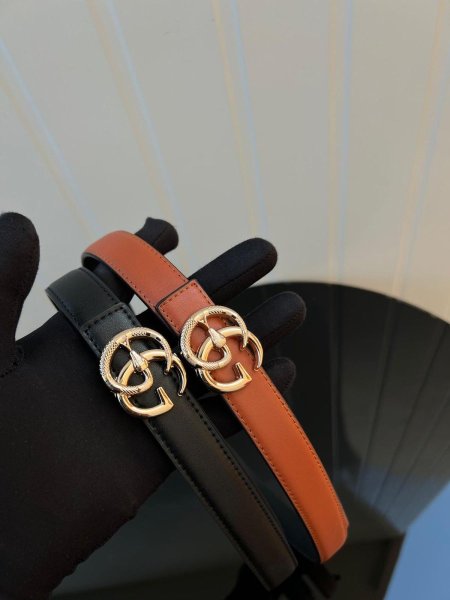 لوغو / لمعة سادة