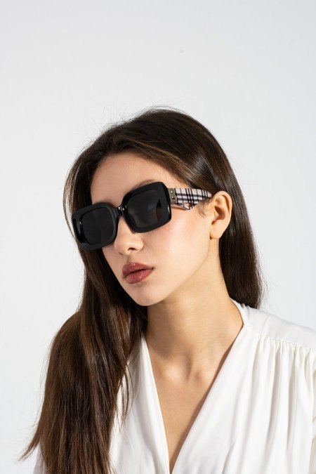 نظارة - BURBERRY ( شامل علبة فخمة وكيس )