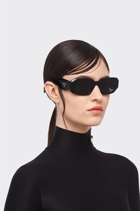 نظارة - PRADA ( شامل علبة فخمة وكيس )
