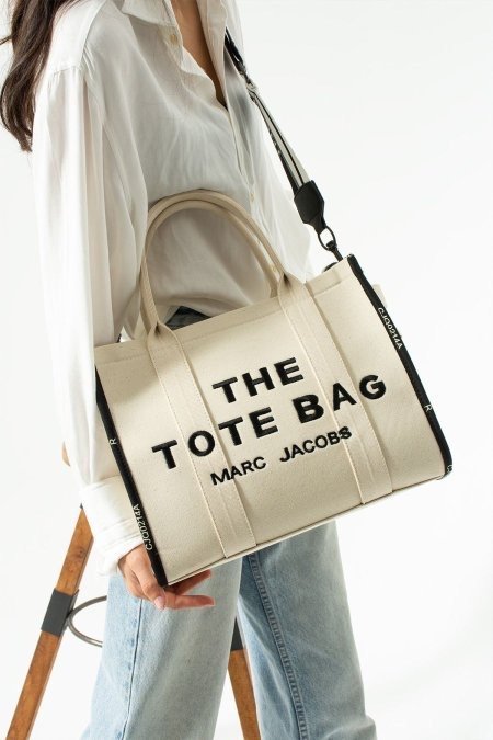 شنتة - Marc Jacob’s Tote / لوغو تطريز