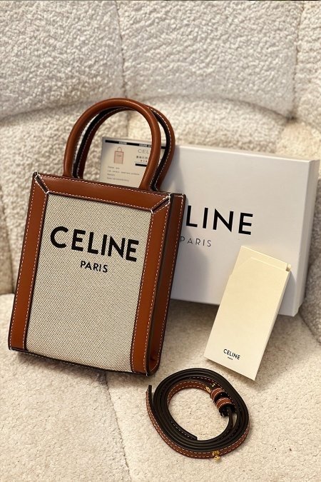 بيج / إطار بني