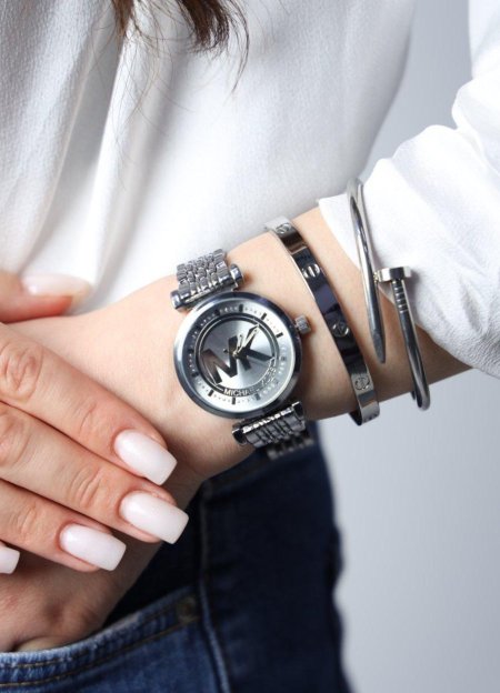 طقم ساعة - Michael Kors لوغو ( مع أساور كارتير )