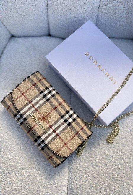 كلاتش - BURBERRY / شامل علبة