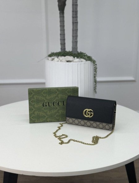 كلاتش - GUCCI / شامل علبة