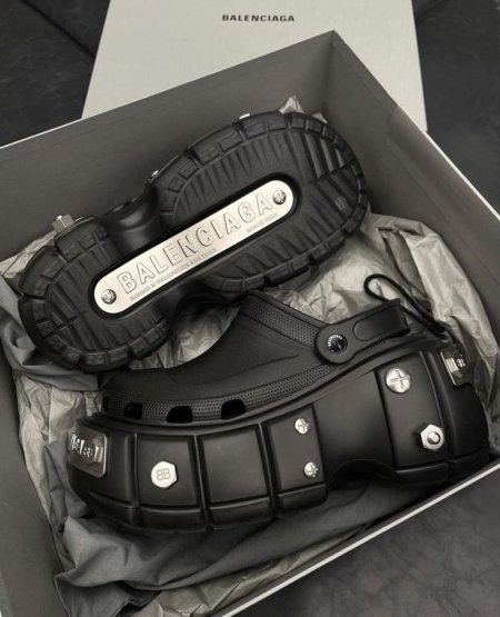 crocs balenciaga