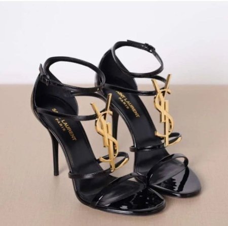 اسود مع ذهبي