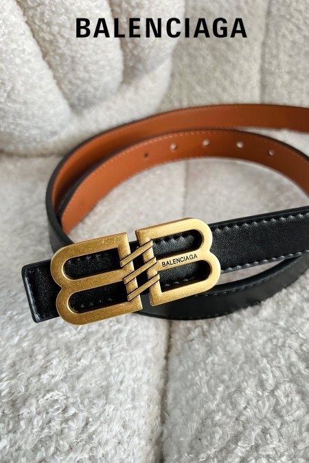 قشاط - Balanciaga