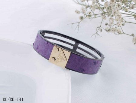 اساور Prada