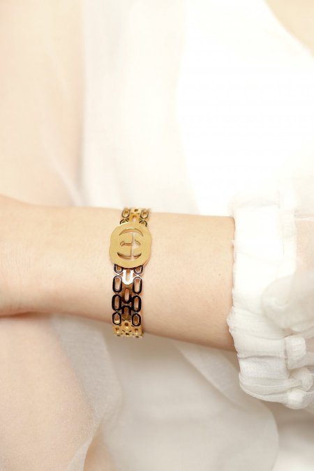 Gucci ذهبي