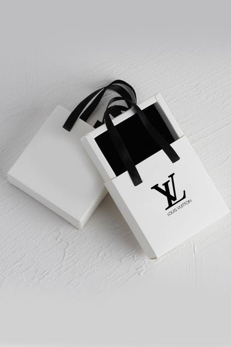 طقم اكسسوار - Louis Vuitton / شامل علبة الشركة