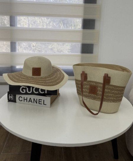 طقم شنتة قش + طاقية قش - Loewe