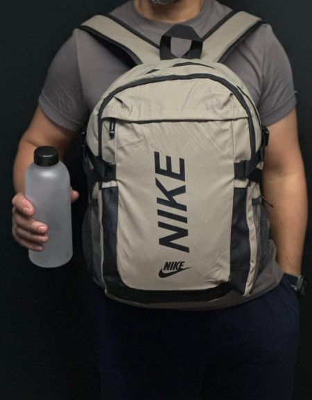 شنط مدرسة Nike