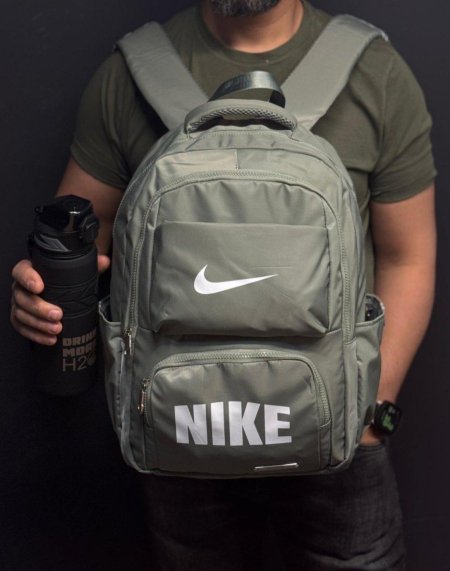 شنط Nike ثقيلة - شباب / صبايا
