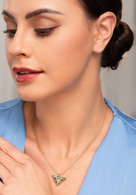 سنسال ناعم - Prada / كفالة سنة ع اللون