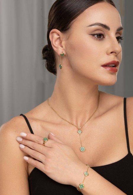 طقم اكسسوار - Van Cleef / شامل علبة الشركة