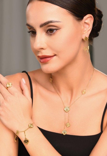 طقم اكسسوار - Van Cleef / شامل علبة الشركة