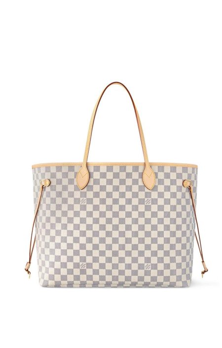 LV مربعات أبيض