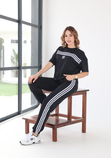 أسود