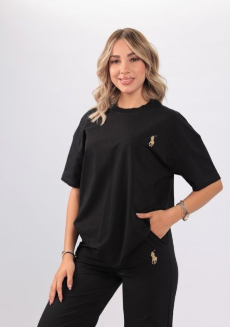 أسود