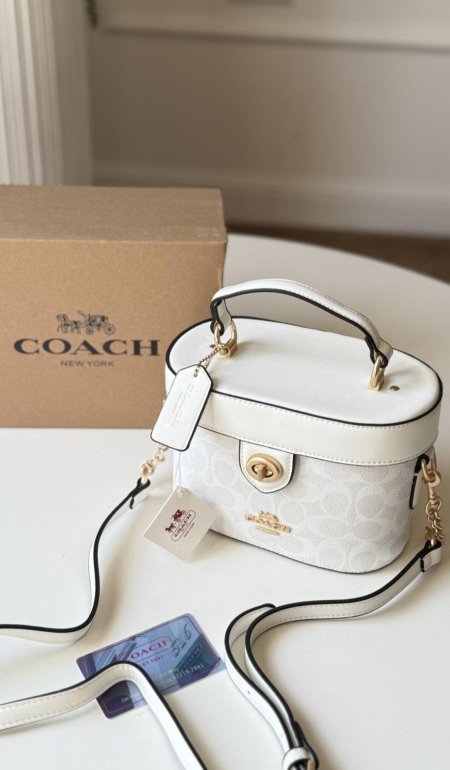 شنتة - Coach Makeup / شامل علبة الشركة