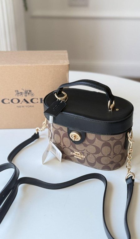 لوغو كاكي / إطار أسود