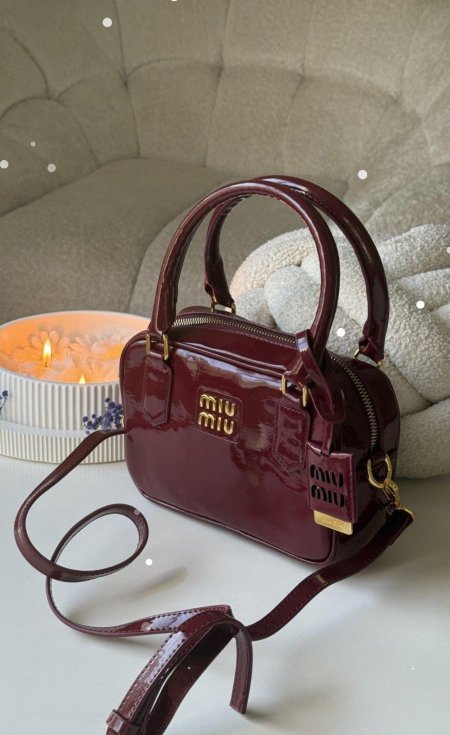 برغندي / لمعة